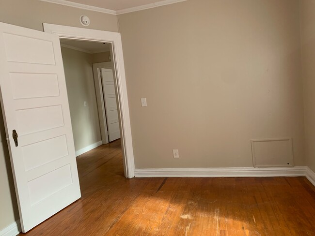 Photo - 102 Lee St