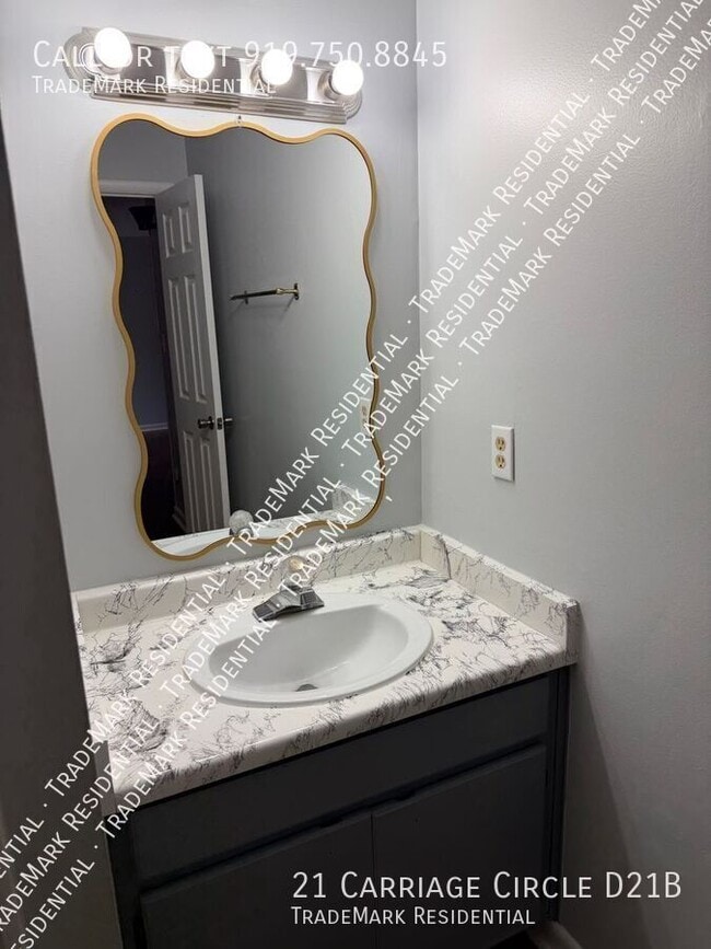 Photo - 21 A Carriage Cir