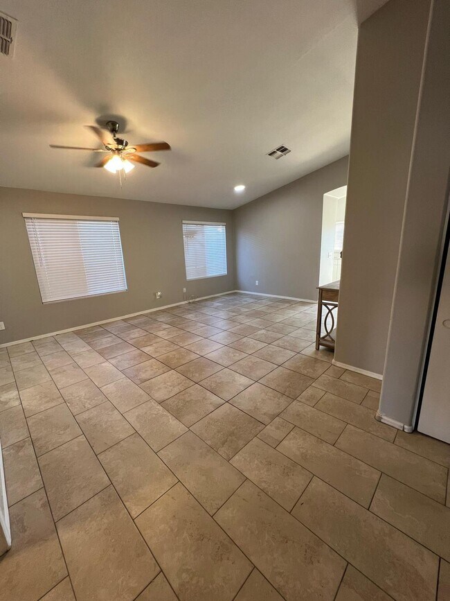 Photo - 10617 W Poinsettia Dr
