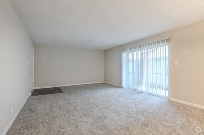 3BR, 2BA - 1,260SF - Living Room