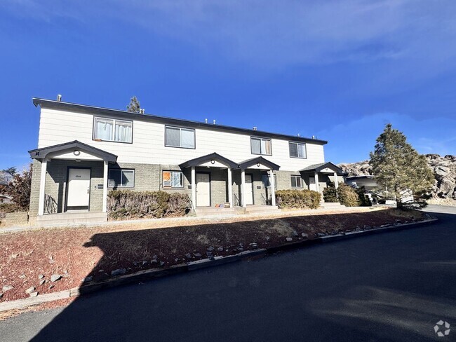 Building Photo - For Lease Near UNR - 2 Bed, 1.5 Bath with ... Rental