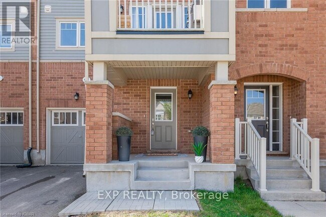 Photo - 8 Stratus St