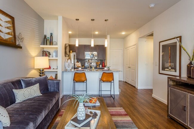 Building Photo - Your Spring Escape – 4 Weeks Free! Unit PEP1