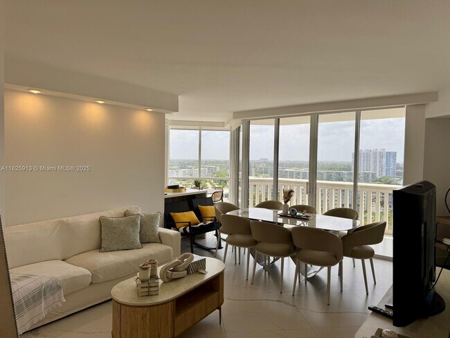 Photo - 1000 E Island Blvd Unidad 1410 Rental