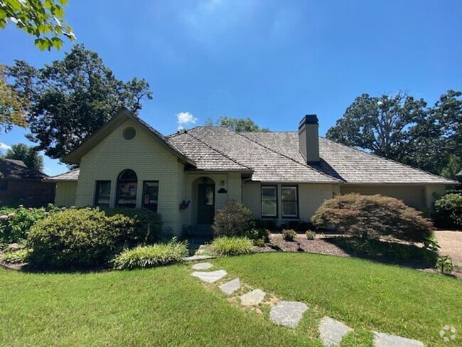 Building Photo - Gorgeous Home In Pinnacle Country Club!