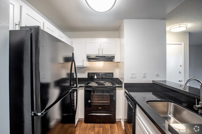 1BR, 1BA - 662SF