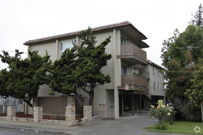 Building Photo - 132 Dutton Ave Rental