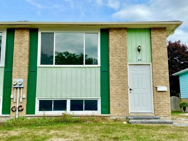 Building Photo - 69 Bridle Path Rd