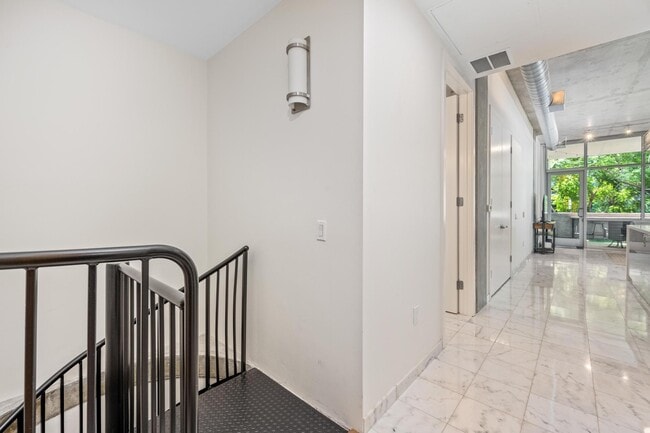 Building Photo - 1025 Island Ave Unit 207