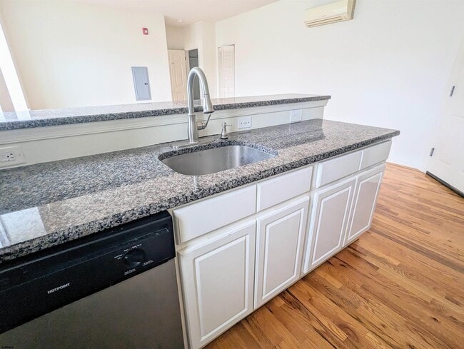 Photo - 2 S Oakland Ave Unit 2