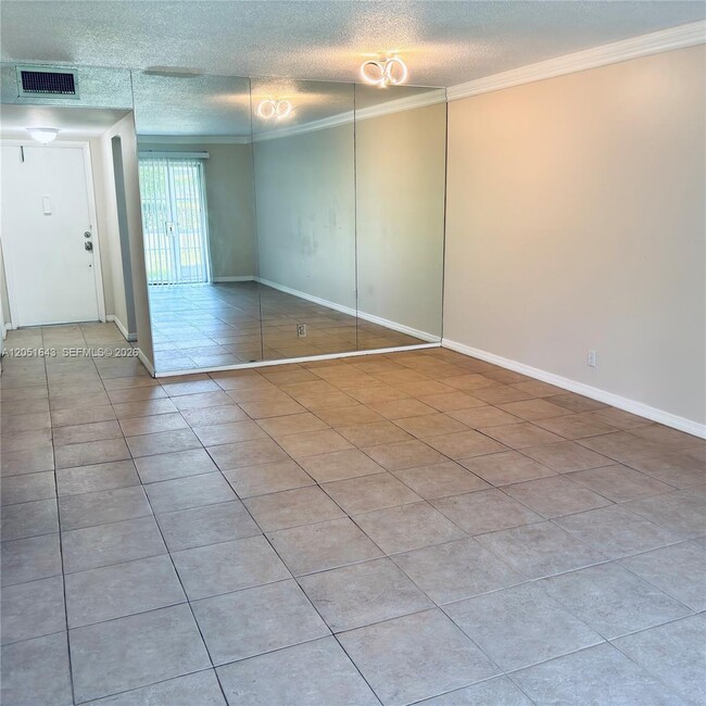 Photo - 950 Hillcrest Dr Unit 102