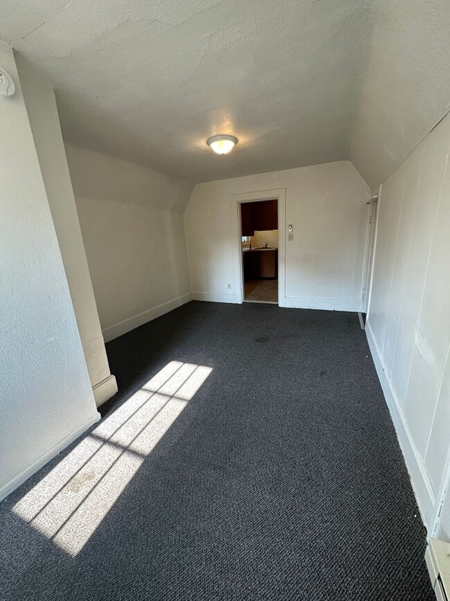 Photo - AI - 02 - 8th St Unit 211