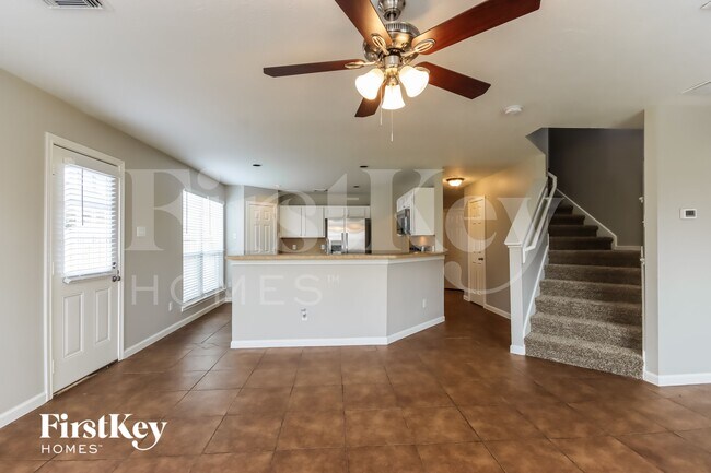 2305 Shady Pine Dr