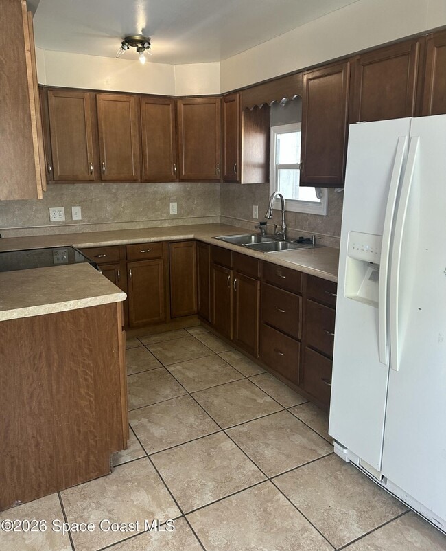 Photo - 205 Crown Blvd