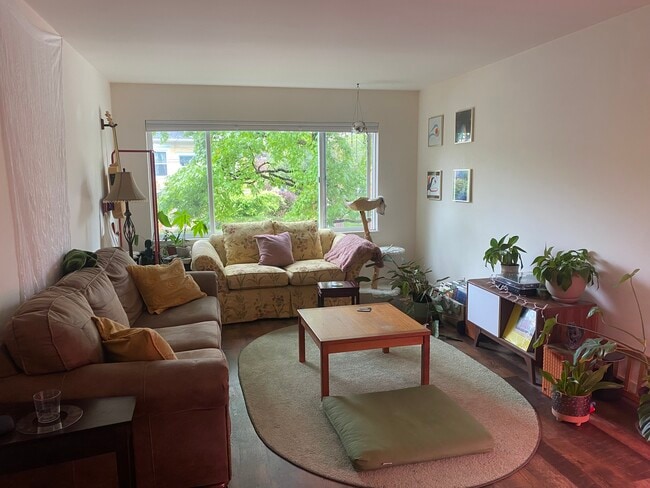 Photo - 2111 E John St Unit 203