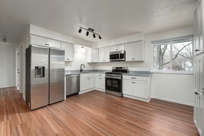 Photo - 2930 Northglen Dr