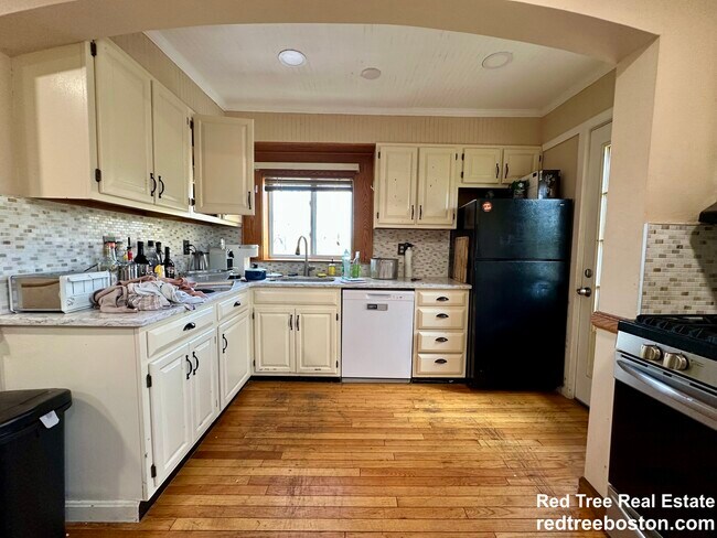 Photo - 64 Undine Rd Unit 1