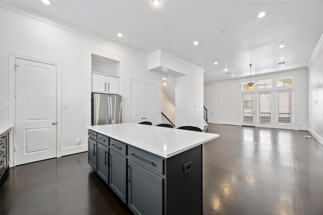 Photo - 1104 Thompson St
