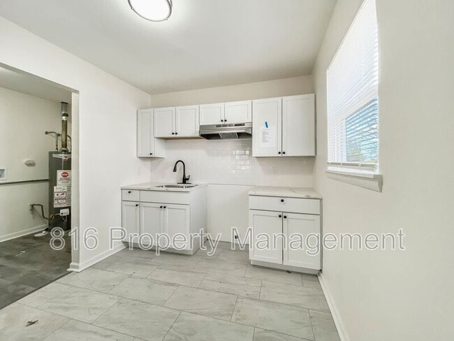 Photo - 5205 Locust Ave