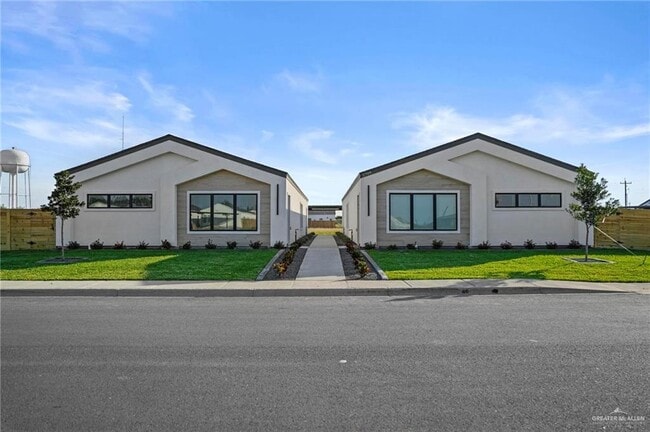 Building Photo - 20 Mockingbird Rd Unit 2