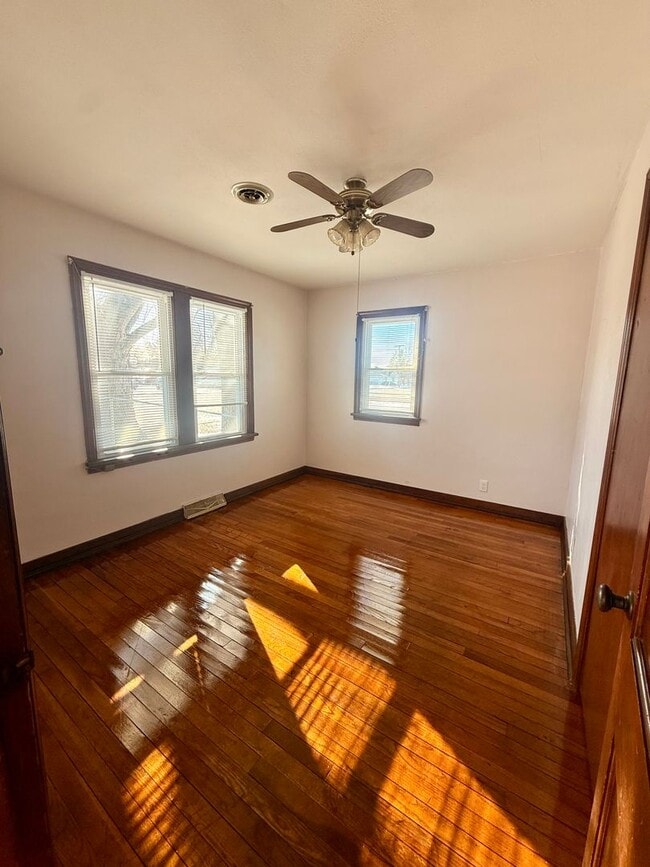 Photo - 3 Bedroom in heart Loves Park