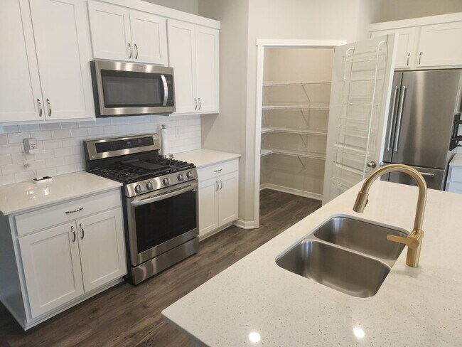 Photo - 2521 NW Woodbury Dr