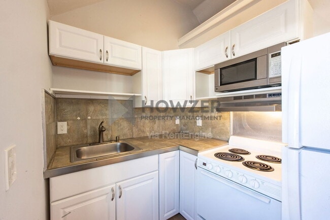 Photo - 1 Wimbledon Dr