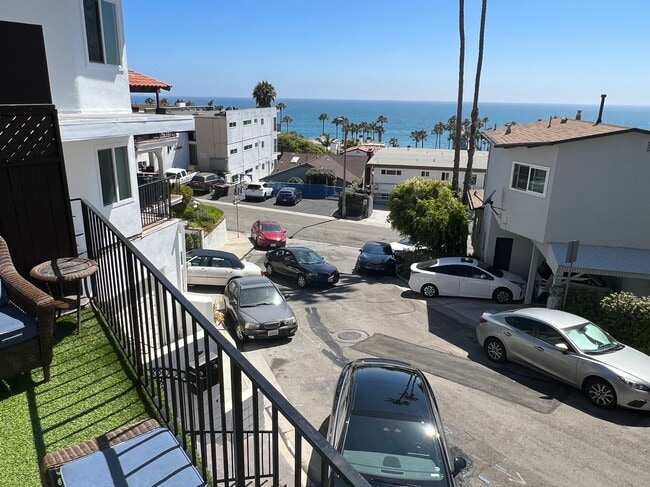 113 Capistrano Ln
