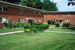 Highland Manor - Highland Manor Apartments