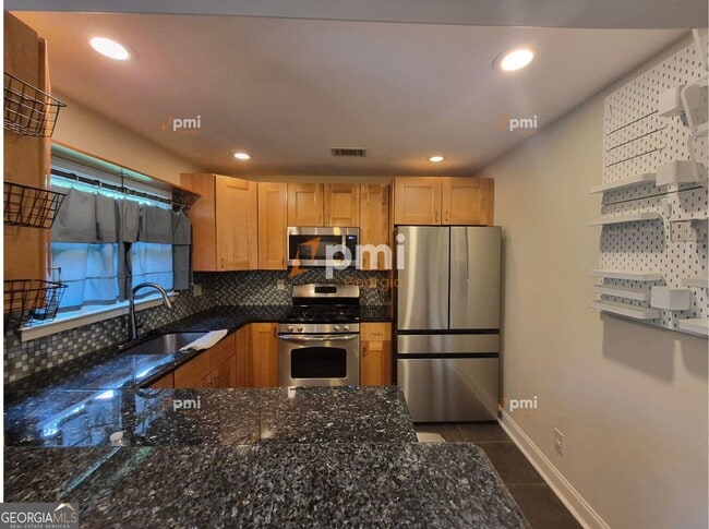 Photo - 2080 Hilburn Dr SE