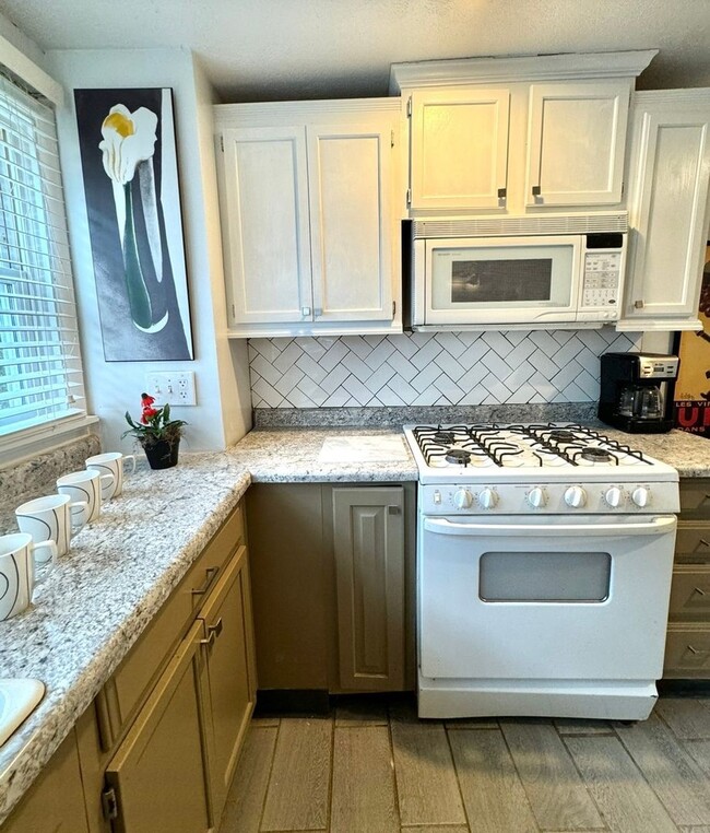 Photo - 1521 Emma St