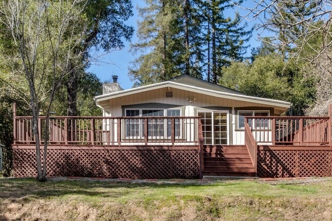 Photo - Mountain Living / Easy Commute Location