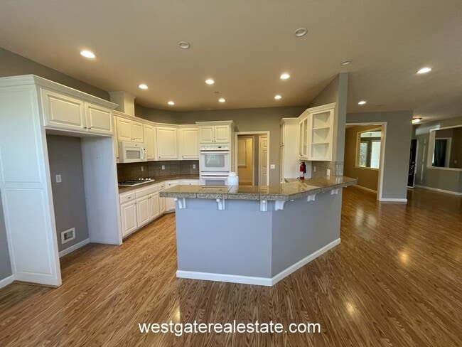 Photo - 786 El Paseo Dr