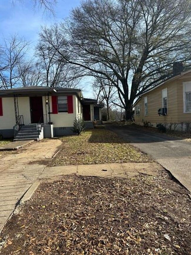 Building Photo - 737 47th St N Unit Apt B