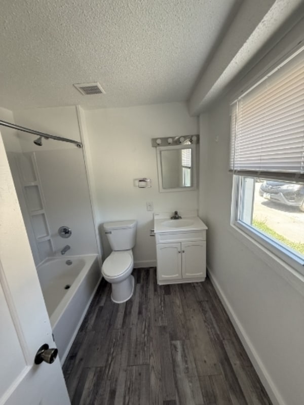 Building Photo - 420 Water St