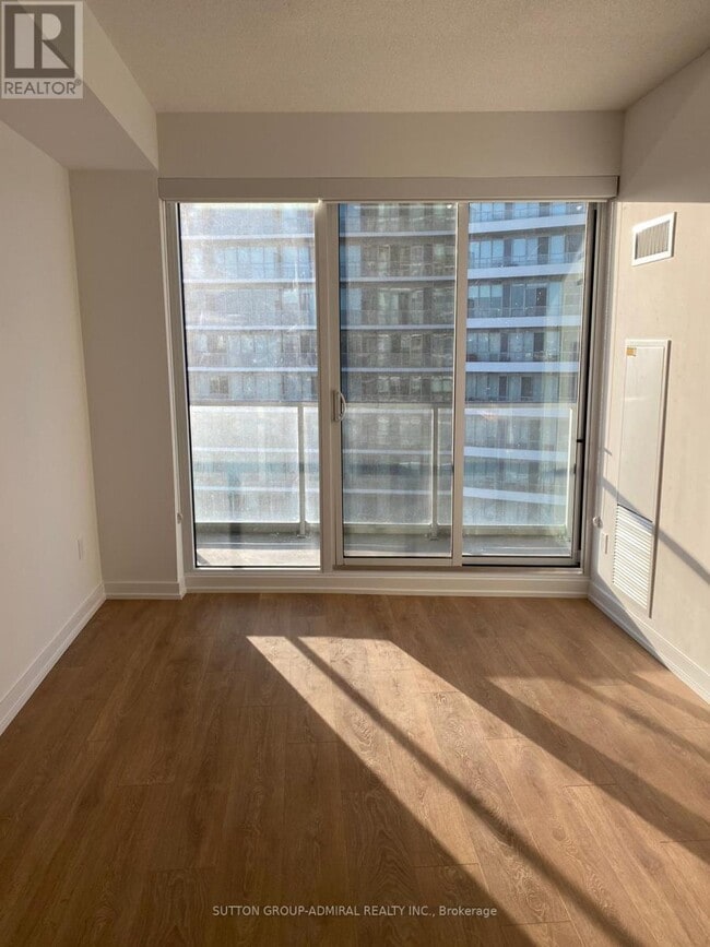 Photo - 117 McMahon Dr Unité 805