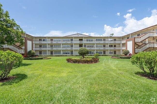 Building Photo - 200 Mansfield F Unit 200 Rental