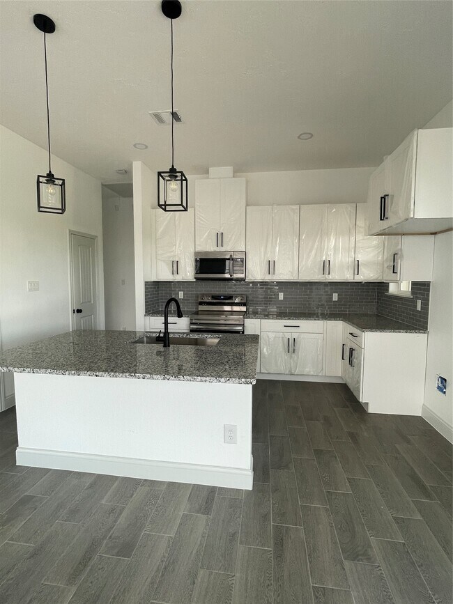 Photo - 1610 Rd 5729