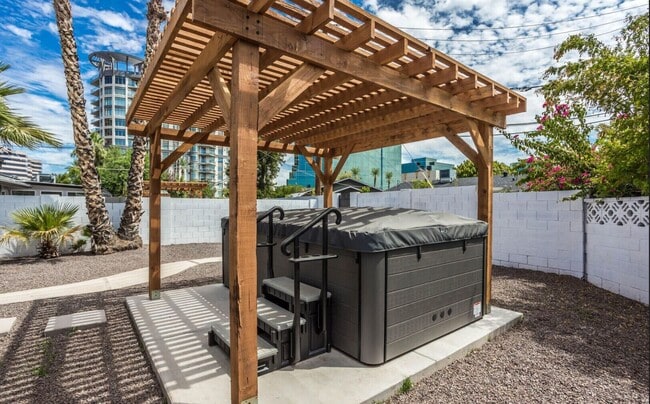 Photo - Biltmore District Luxury – 3 month leases avaialble 2,895.00