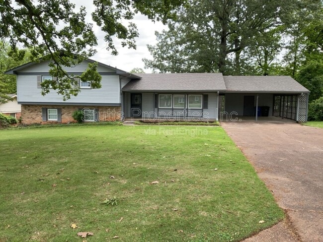 Building Photo - 1918 Hermitage Dr
