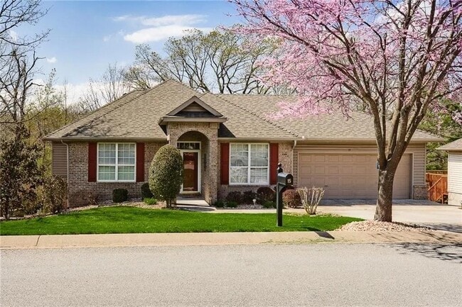 Photo - 15 Glenbrook Ln