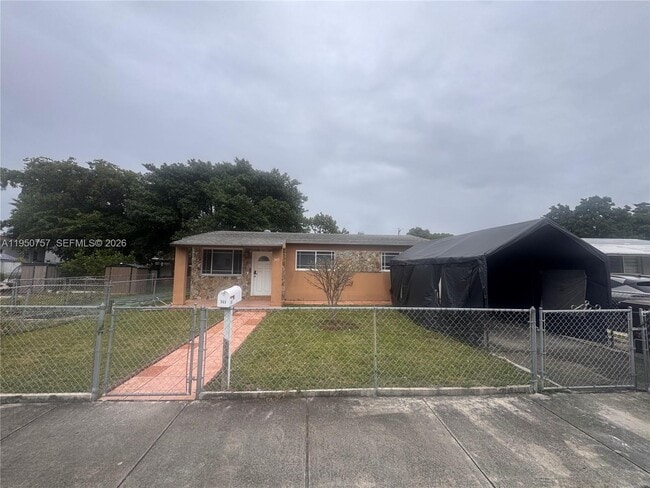 Building Photo - 365 W 13th St