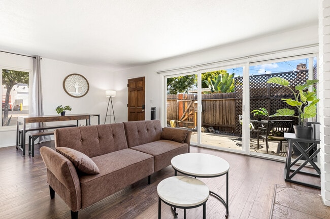Building Photo - 790 N Shattuck Pl Unit 790 Rental