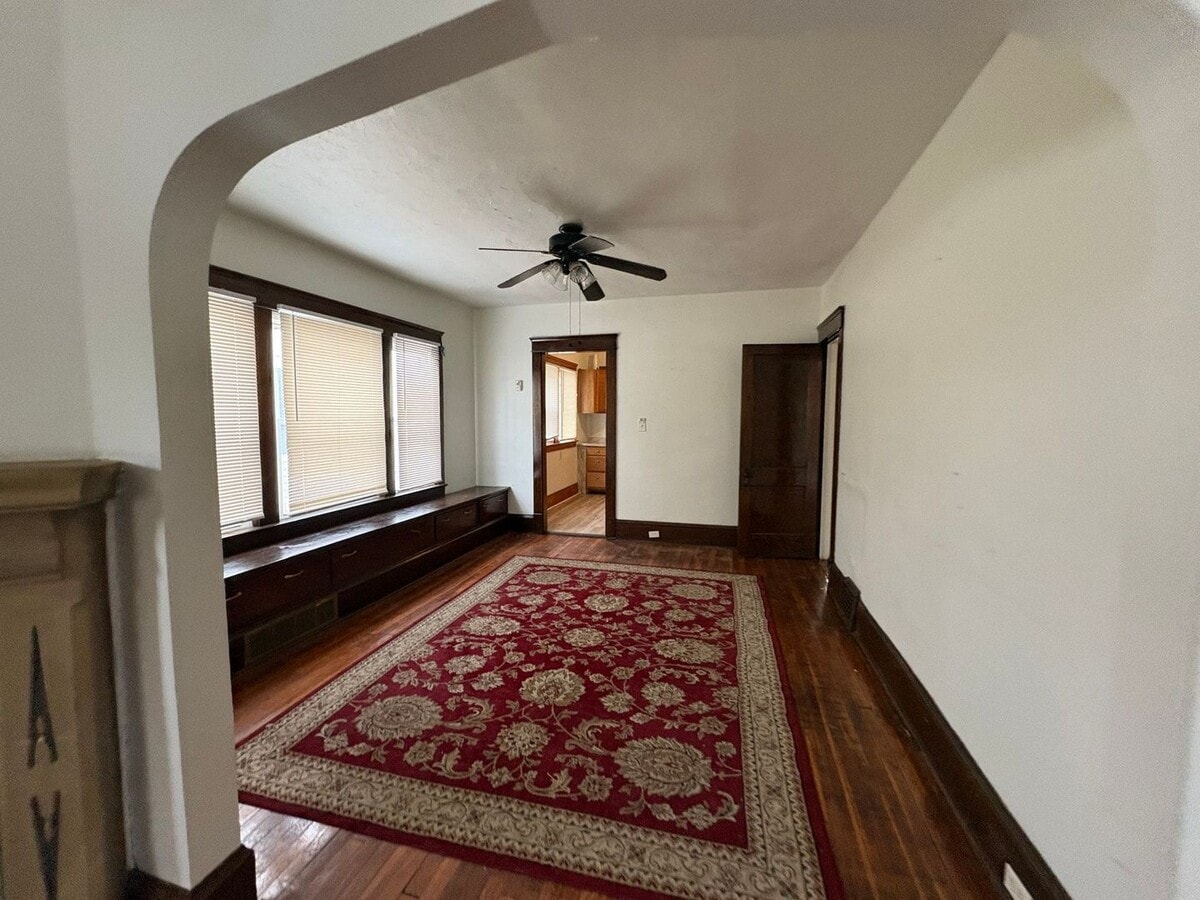 Photo - 9402 Pierpont Ave Unit #1