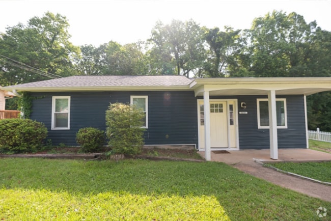 Building Photo - Charming 3 bedroom, 2 bathroom in Winston ... Rental