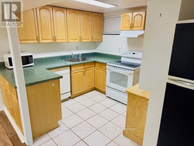 Photo - 165 Torrens Ave
