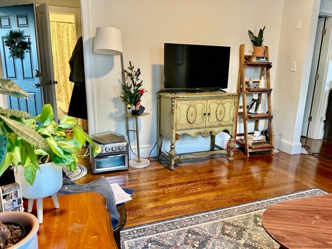 Photo - 27 Marney St Unit 3