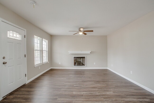 Photo - 4 Bed, 2 Bath in South Overton! Unit Front