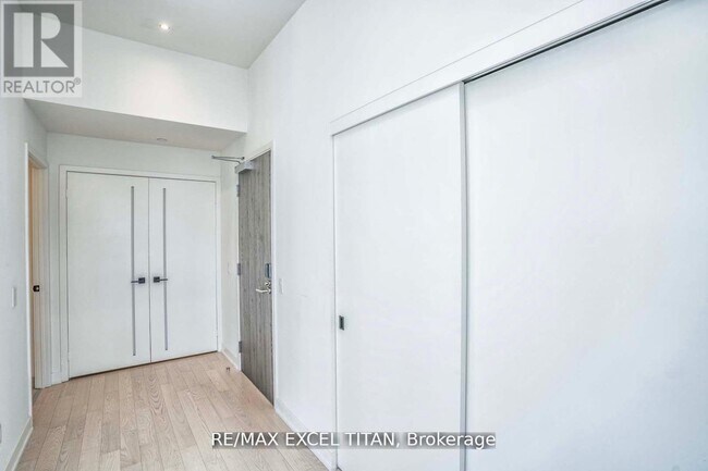 Photo - 20 Lombard St