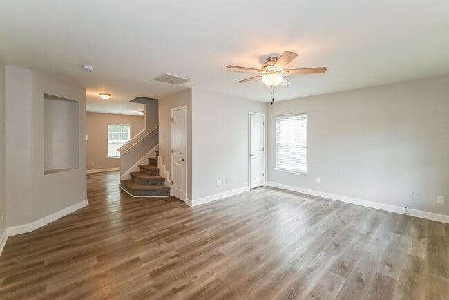 Photo - 1029 Ramsgate Dr SW